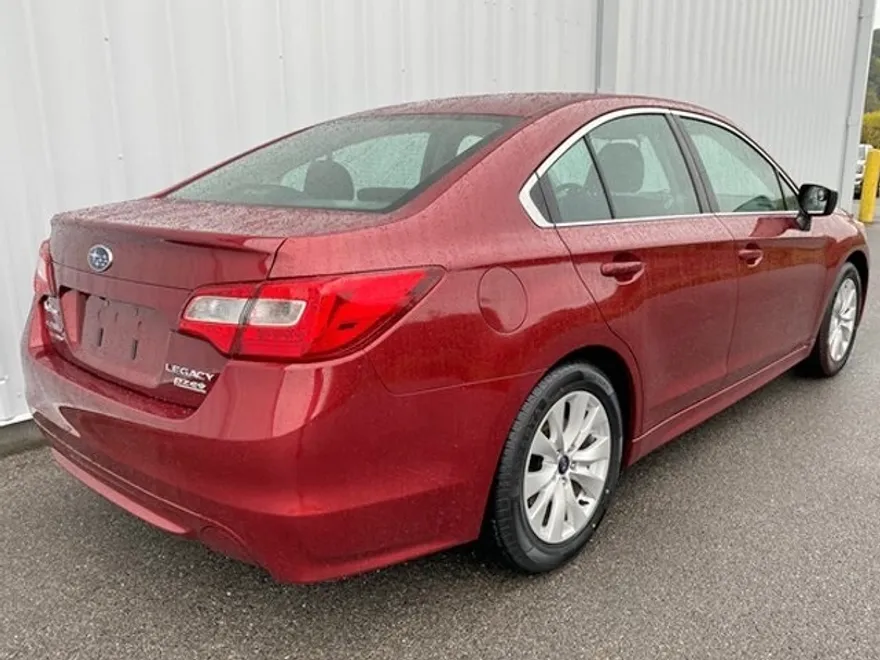 2017 Subaru Legacy 2.5i photo 1