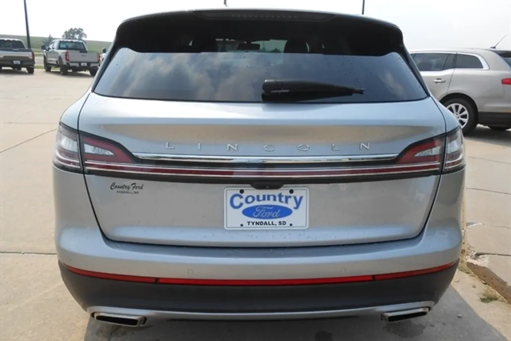 2021 Lincoln Nautilus Standard photo 1