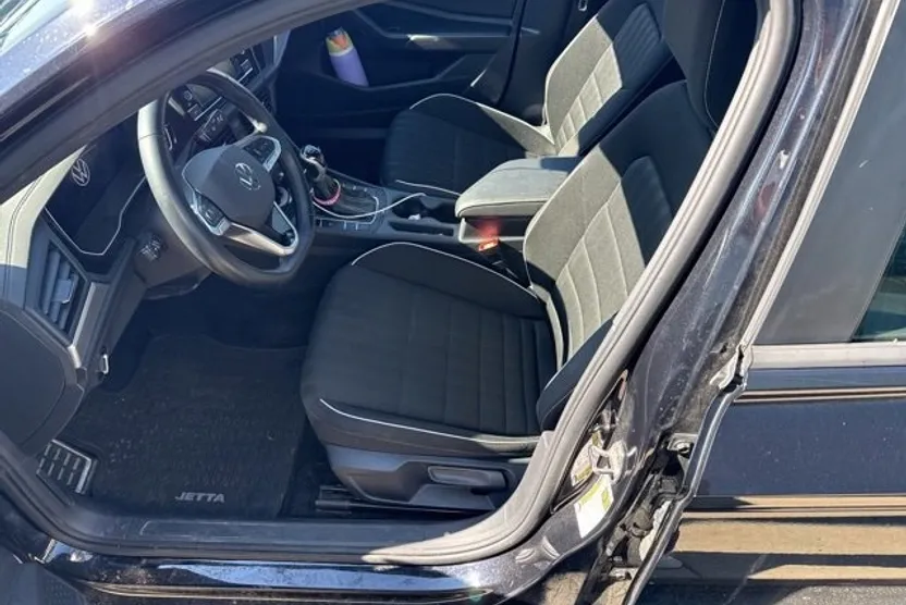 2024 Volkswagen Jetta 1.5T Sport photo 1
