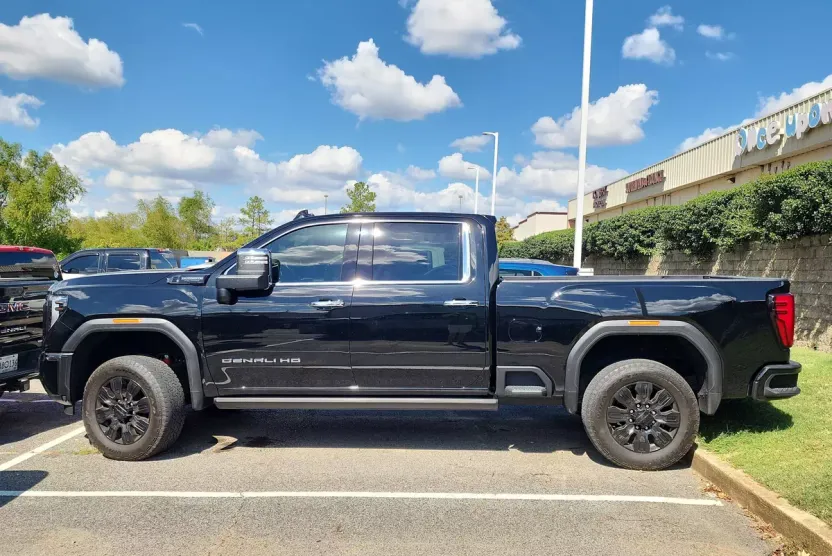 2024 Gmc Sierra HD Denali Ultimate photo 1
