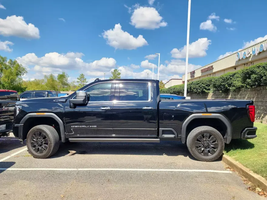 2024 Gmc Sierra HD Denali Ultimate photo 1