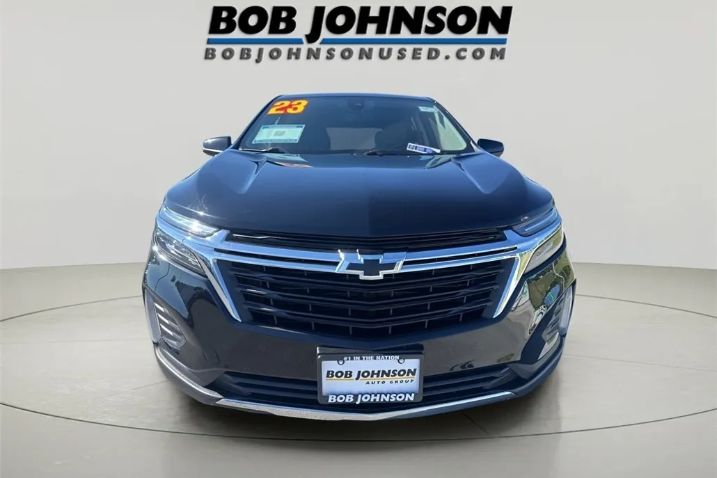 2023 Chevrolet Equinox LT photo 1
