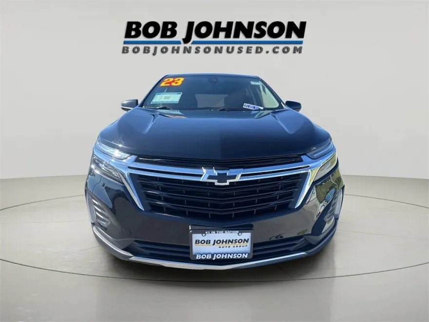 2023 Chevrolet Equinox LT photo 1
