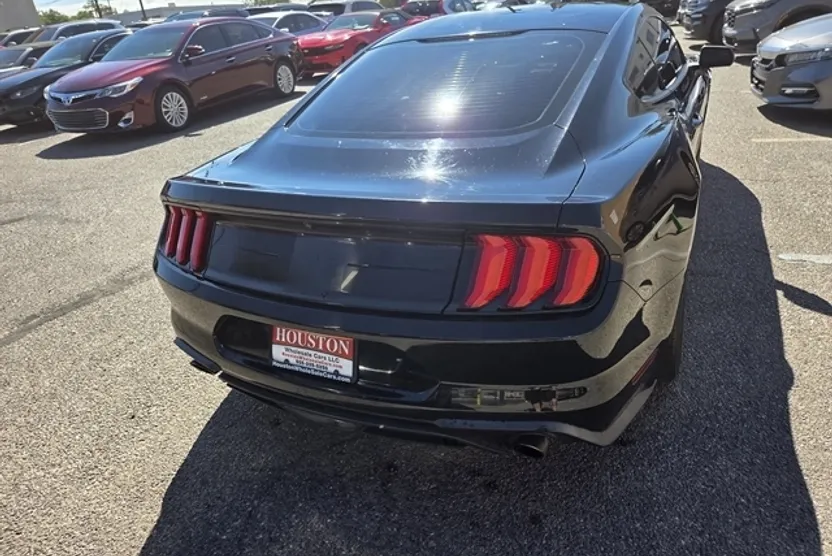 2018 Ford Mustang EcoBoost photo 1
