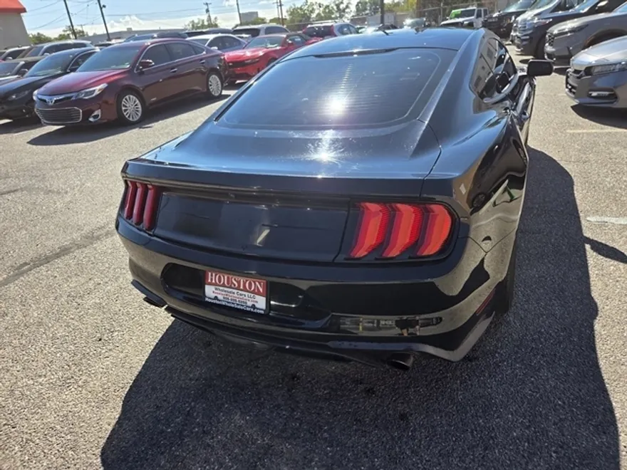 2018 Ford Mustang EcoBoost photo 1