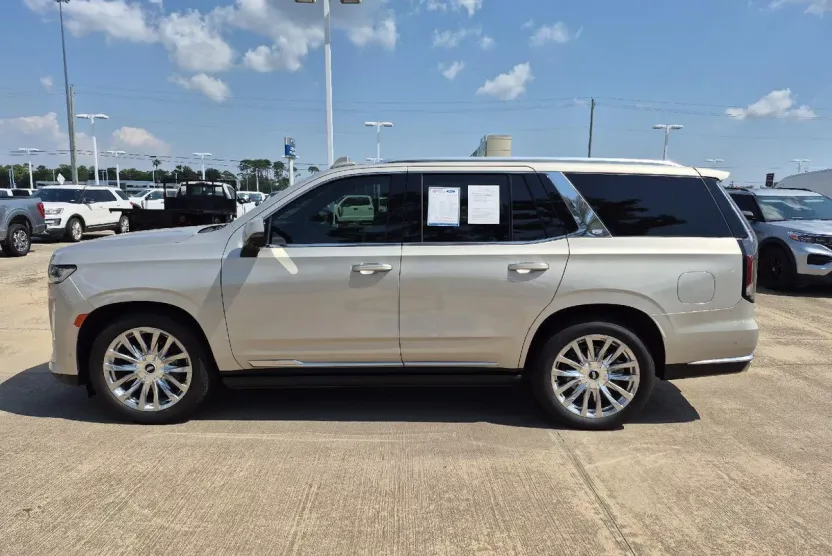 2024 Cadillac Escalade Premium Luxury photo 1