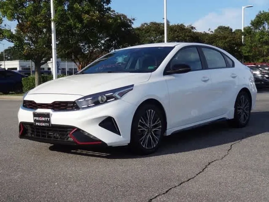 2023 Kia Forte GT-Line photo 1
