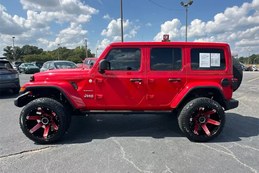 2018 Jeep Wrangler Unlimited Sahara photo 1