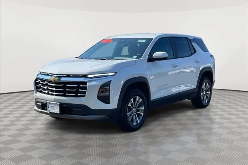 2025 Chevrolet Equinox LT photo 1