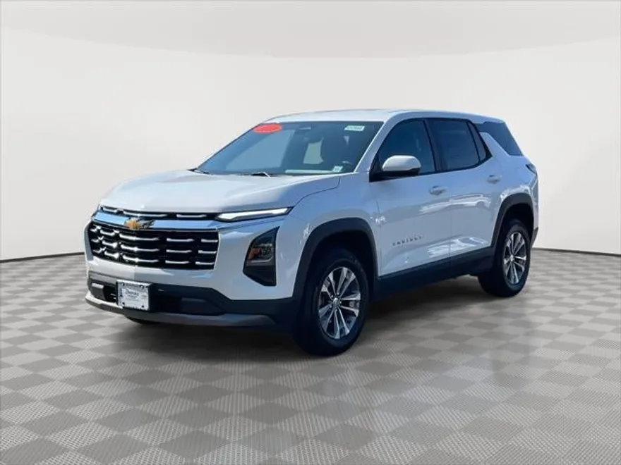 2025 Chevrolet Equinox LT photo 1