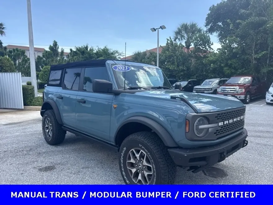 2023 Ford Bronco Badlands photo 1