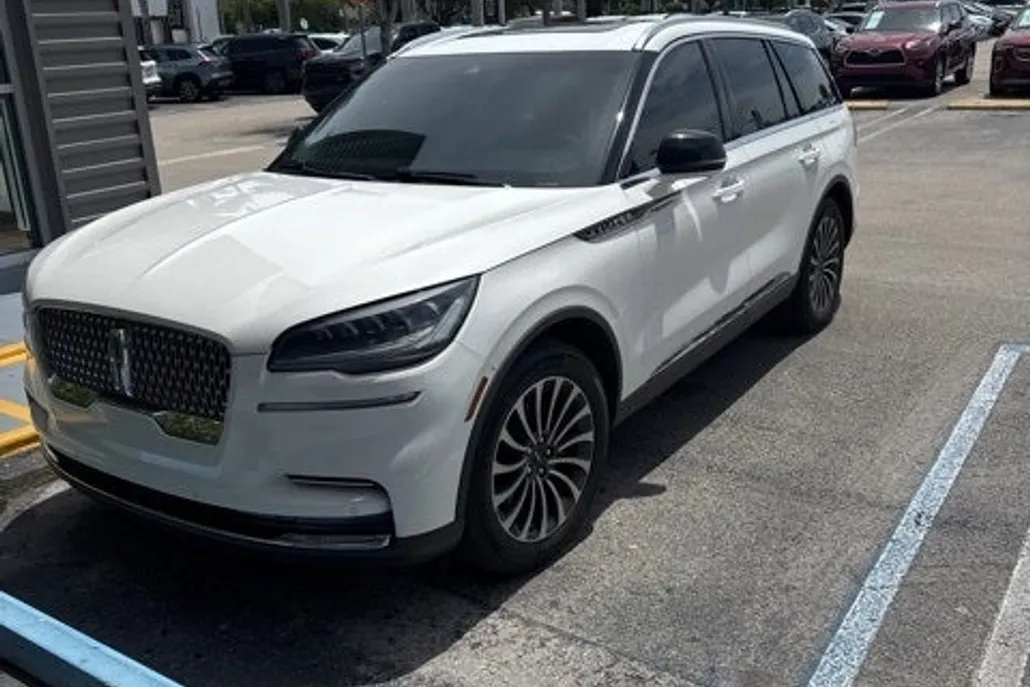 2023 Lincoln Aviator Reserve photo 1