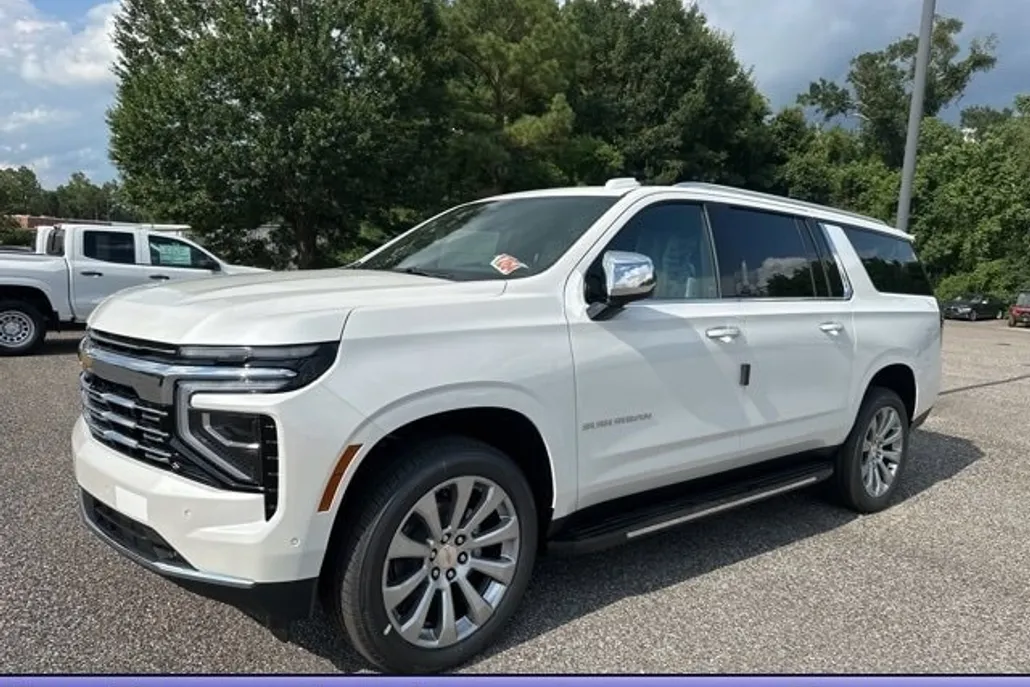 2025 Chevrolet Suburban Premier photo 1