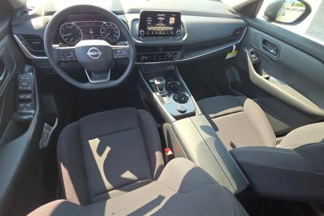 2025 Nissan Rogue S photo 1