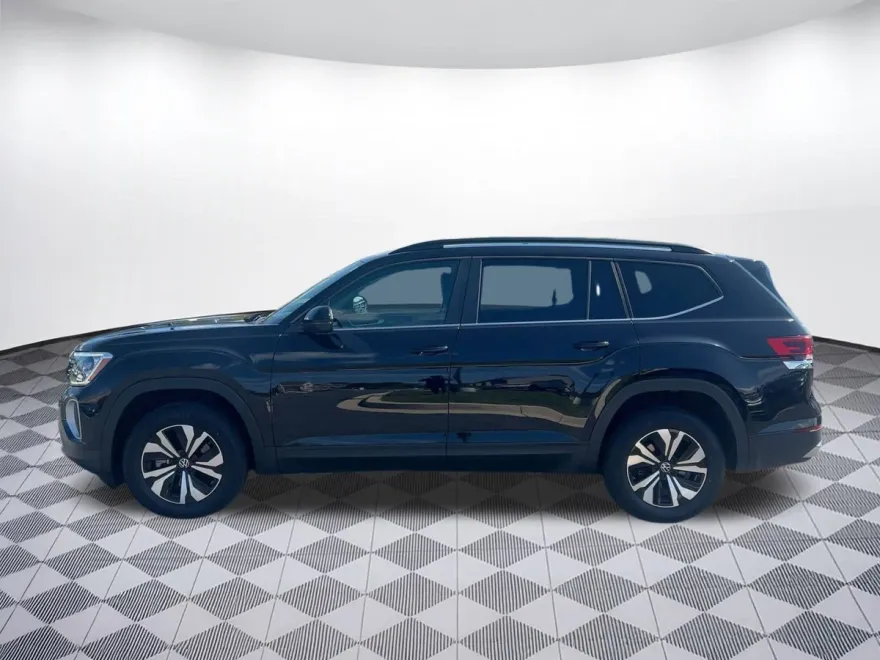 2024 Volkswagen Atlas SE photo 1