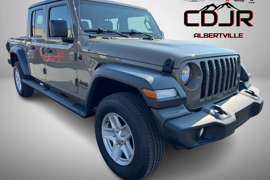 2020 Jeep Gladiator Sport photo 1