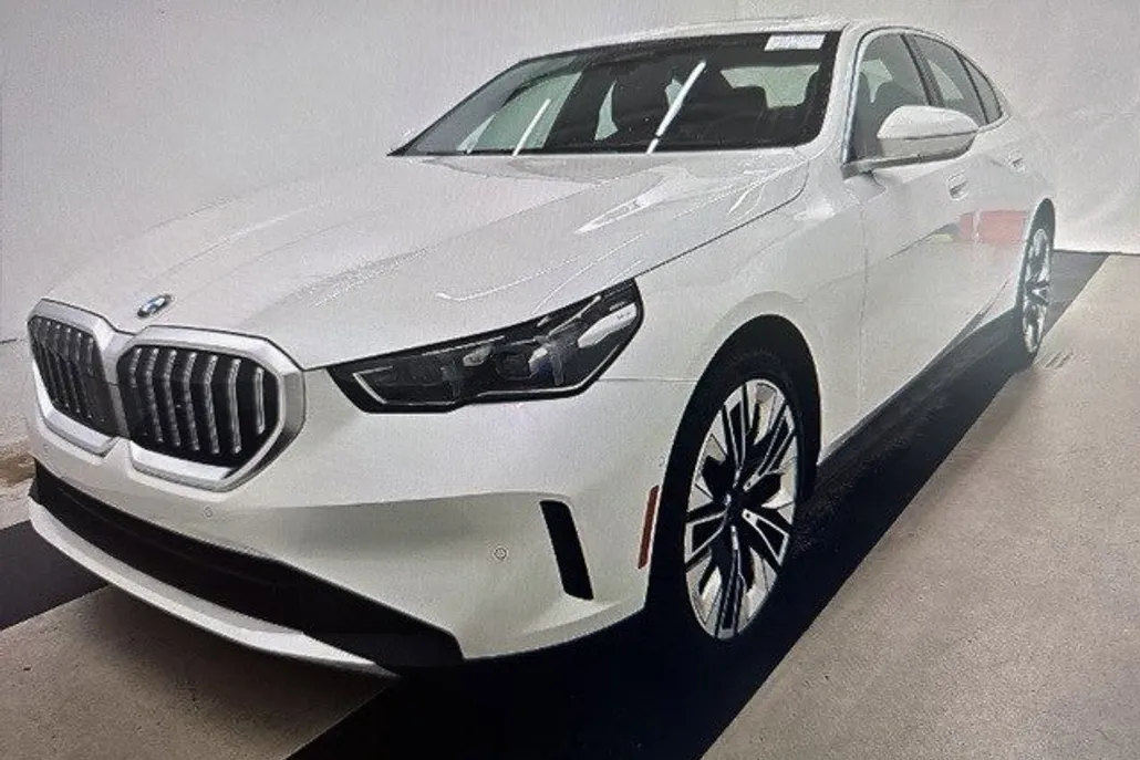 2024 Bmw 530i photo 1