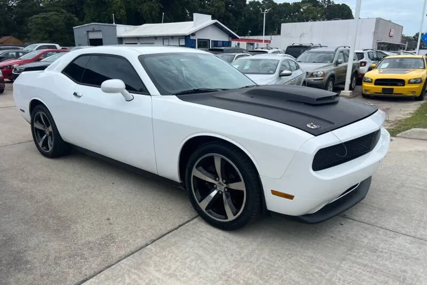 2013 Dodge Challenger R/T photo 1
