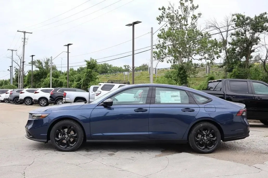 2025 Honda Accord SE photo 1