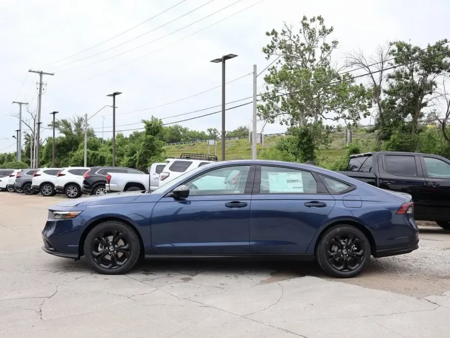 2025 Honda Accord SE photo 1