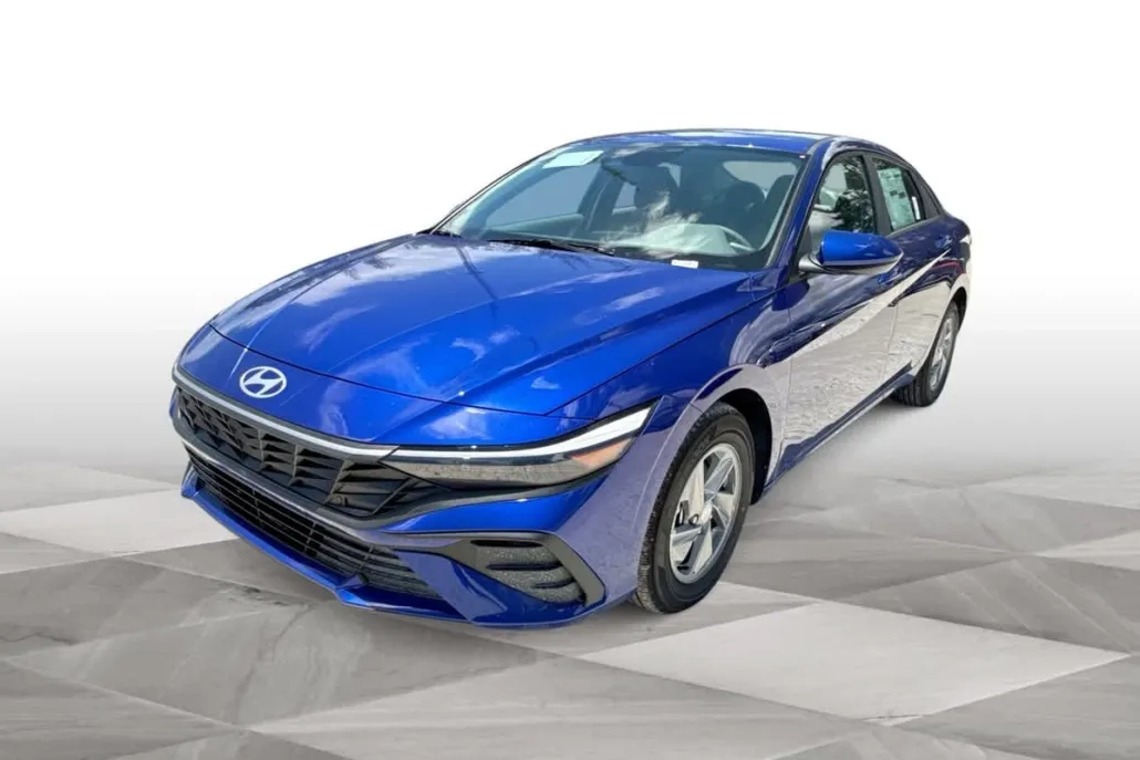 2025 Hyundai Elantra SE photo 1