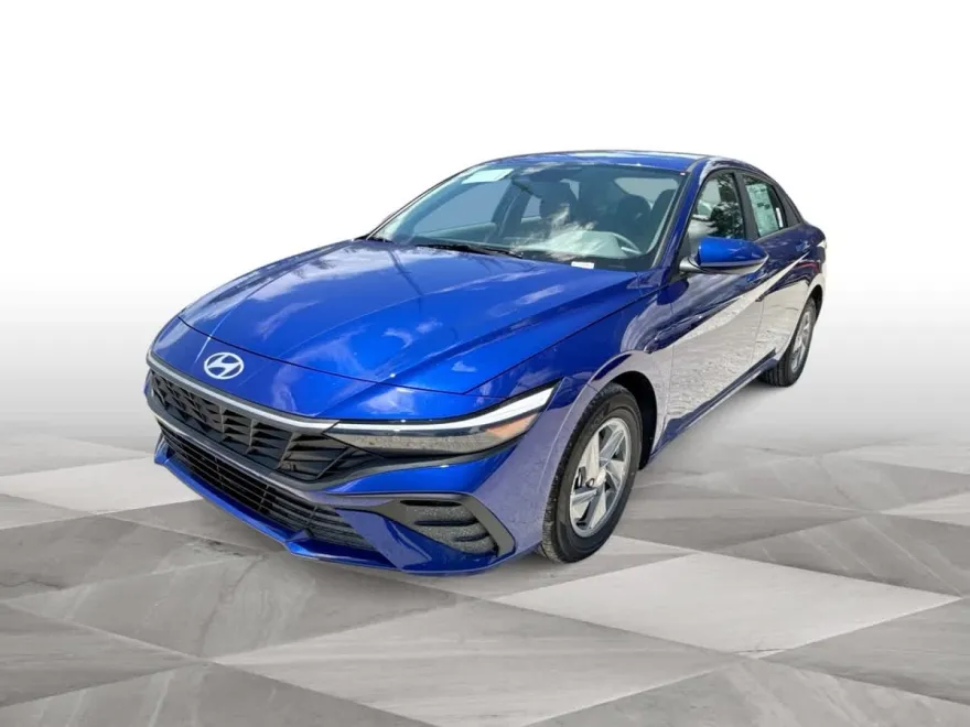 2025 Hyundai Elantra SE photo 1