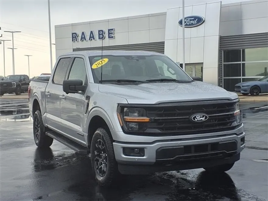 2025 Ford F-150 XLT photo 1