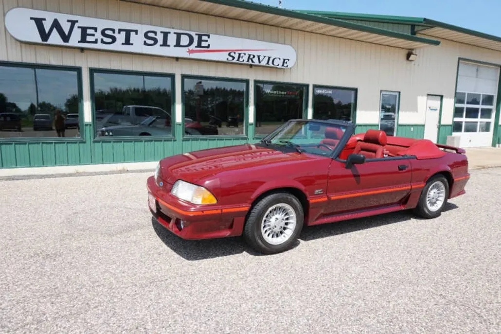 1988 Ford Mustang GT photo 1