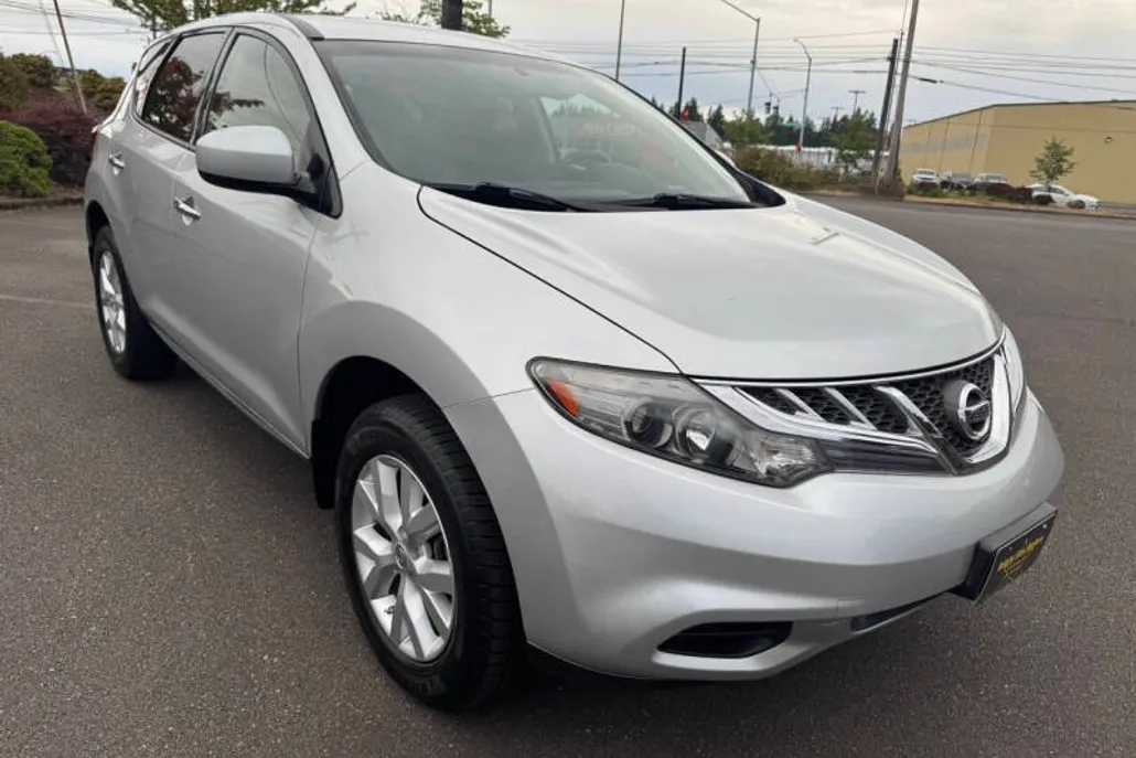 2014 Nissan Murano LE photo 1