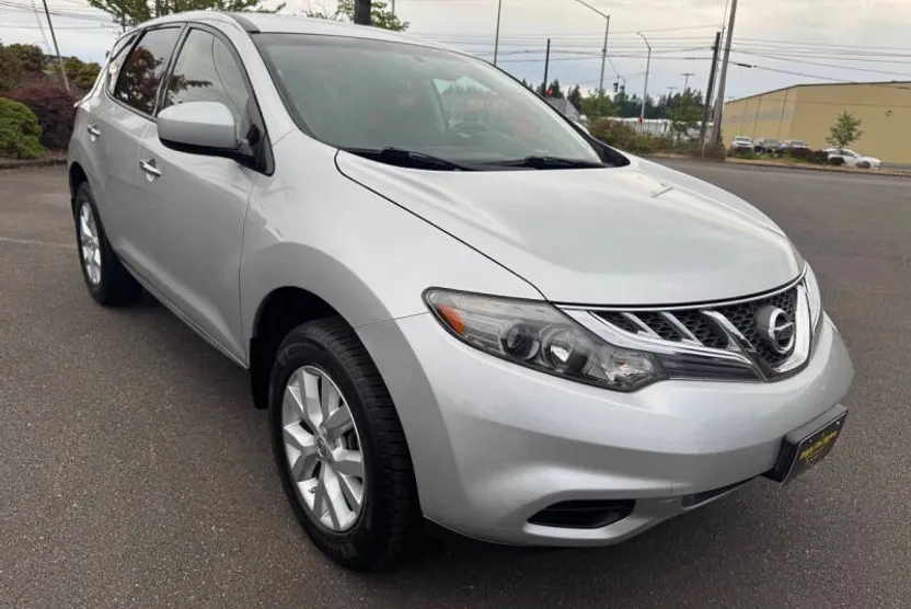 2014 Nissan Murano LE photo 1