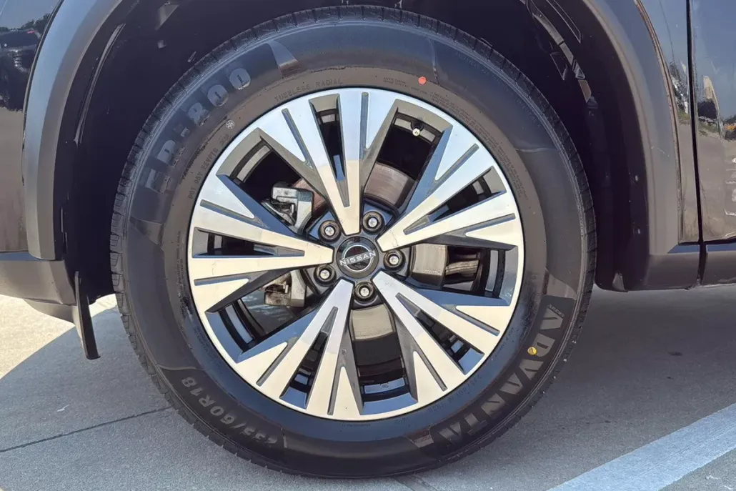 2023 Nissan Rogue SV photo 1