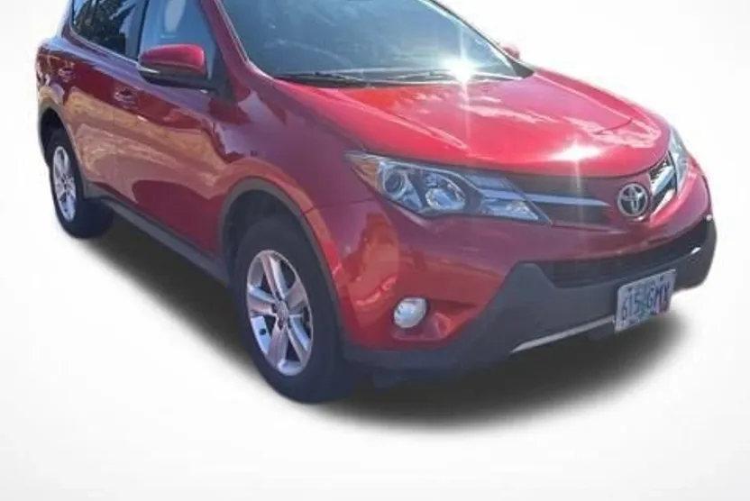 2013 Toyota RAV4 XLE photo 1