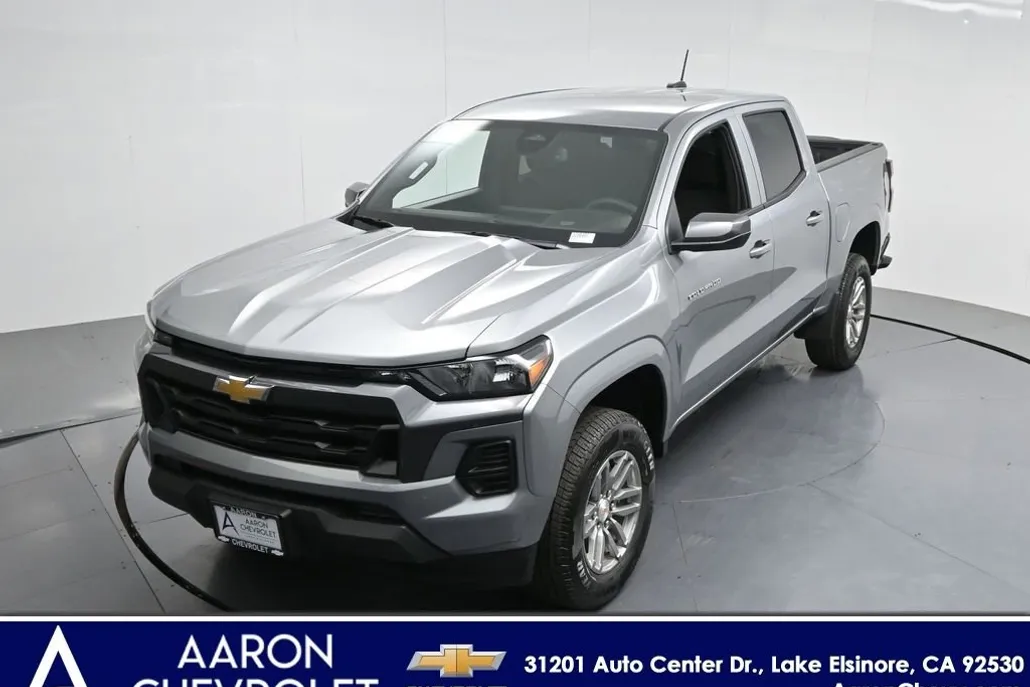 2025 Chevrolet Colorado Work Truck LT photo 1
