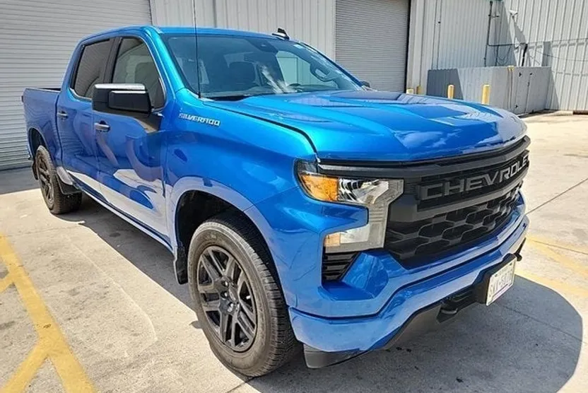 2023 Chevrolet Silverado 1500 Custom photo 1