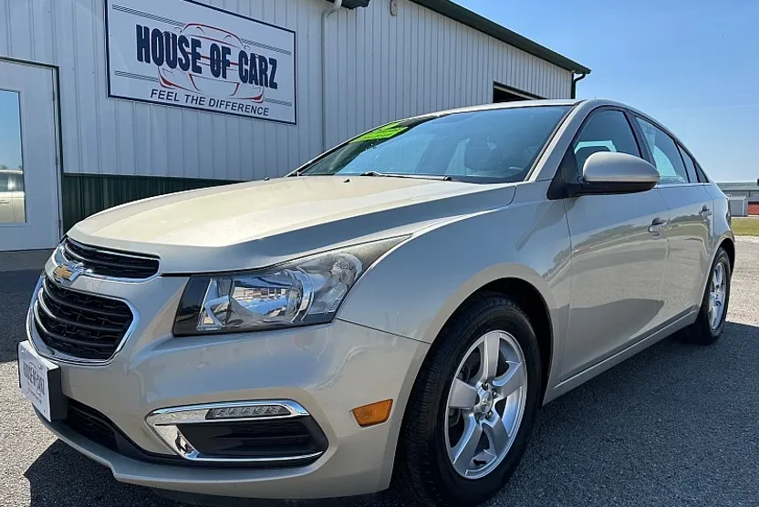 2016 Chevrolet Cruze photo 1