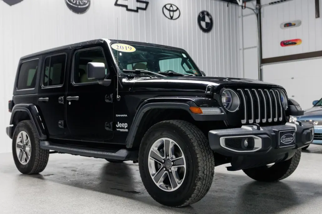 2019 Jeep Wrangler Unlimited Sahara photo 1