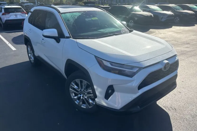 2025 Toyota RAV4 XLE Premium photo 1