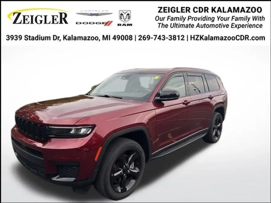 2023 Jeep Grand Cherokee Altitude photo 1