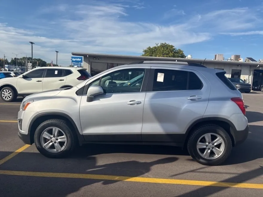 2016 Chevrolet Trax LT photo 1