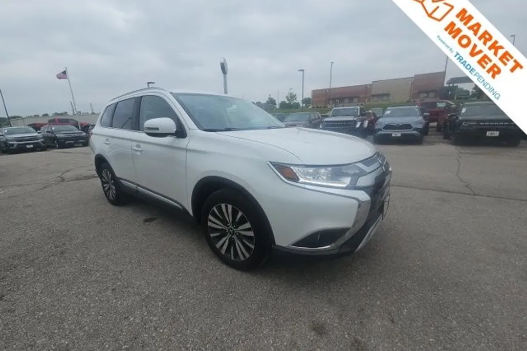2019 Mitsubishi Outlander SEL photo 1