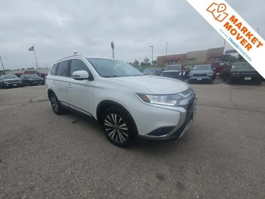 2019 Mitsubishi Outlander SEL photo 1