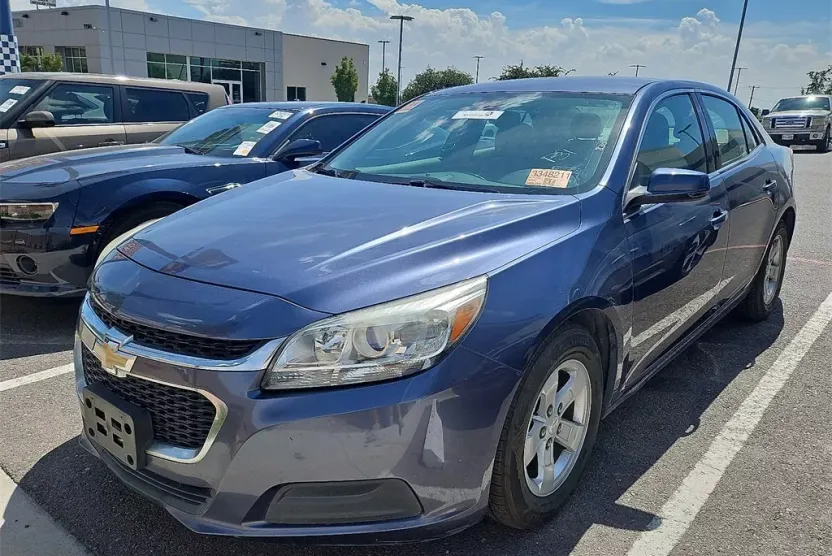 2014 Chevrolet Malibu 1LT photo 1