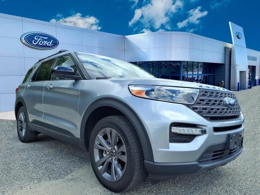 2022 Ford Explorer XLT photo 1