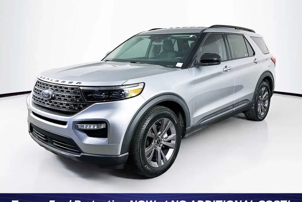 2022 Ford Explorer XLT photo 1