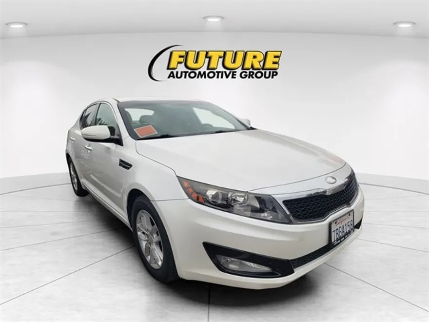 2013 Kia Optima LX photo 1