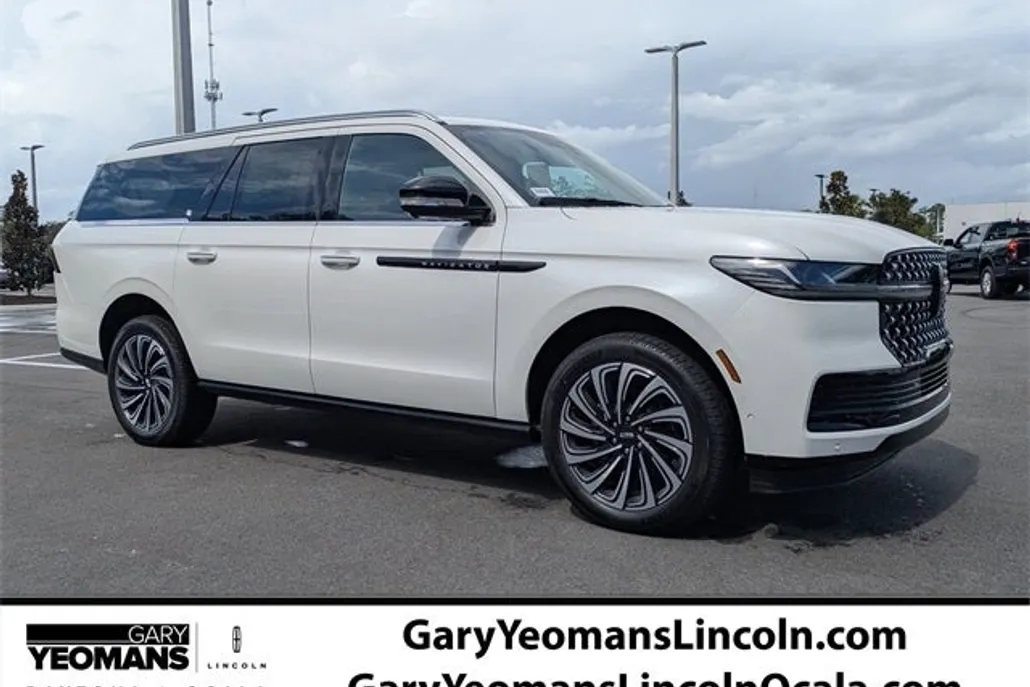 2025 Lincoln Navigator Black Label photo 1