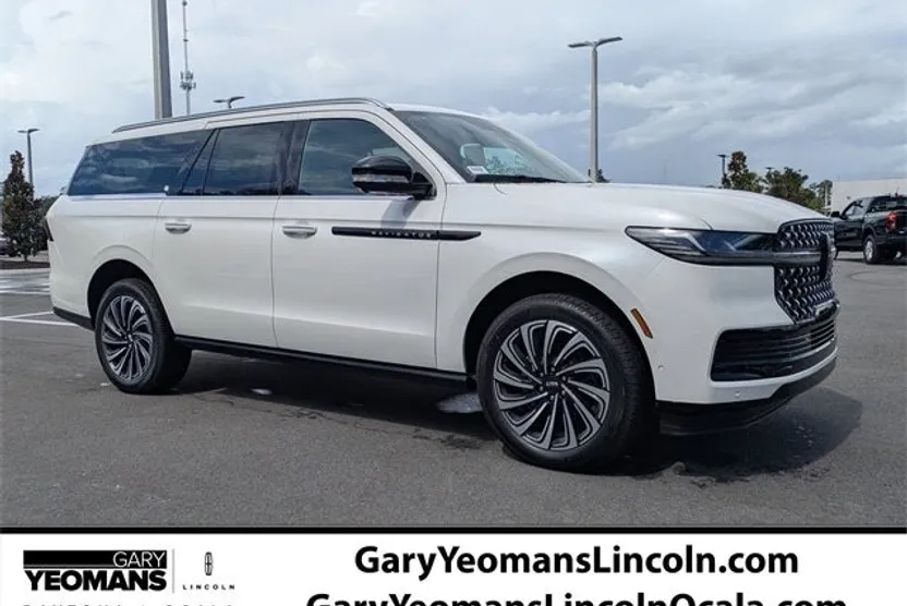 2025 Lincoln Navigator Black Label photo 1