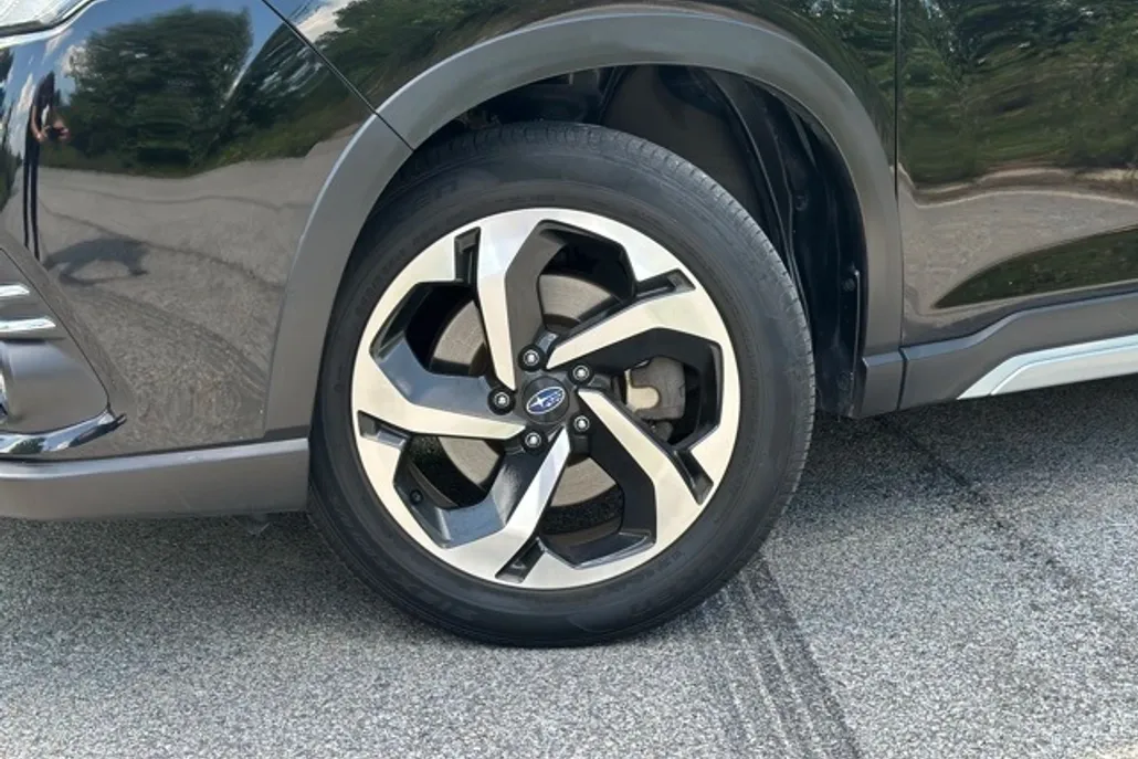 2022 Subaru Forester Touring photo 1