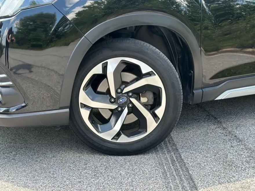 2022 Subaru Forester Touring photo 1