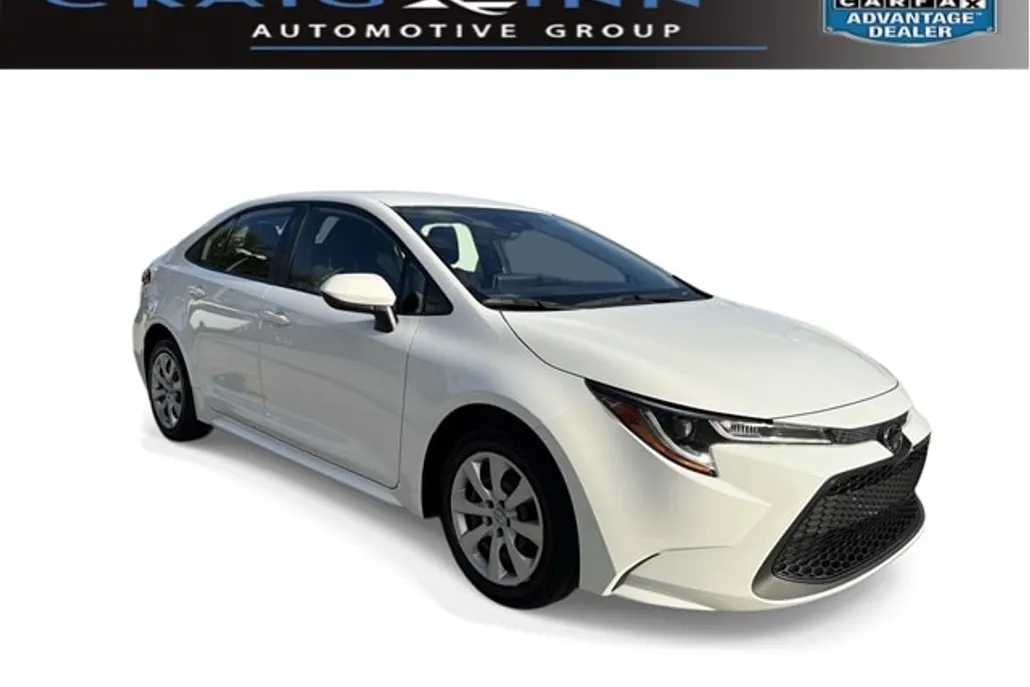 2020 Toyota Corolla LE photo 1